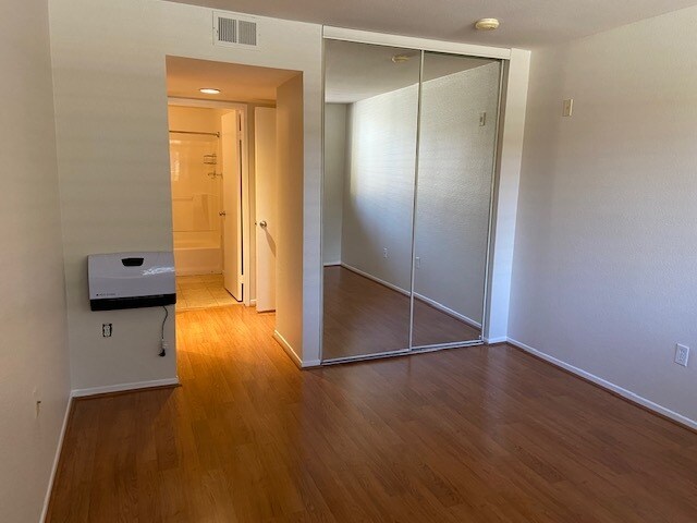 Building Photo - 3915 Nobel Dr