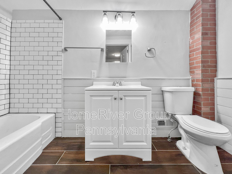 Building Photo - 1066 Elwell St