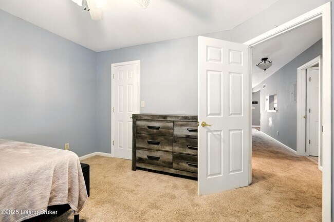 Building Photo - 225 Crescent Hill Pl