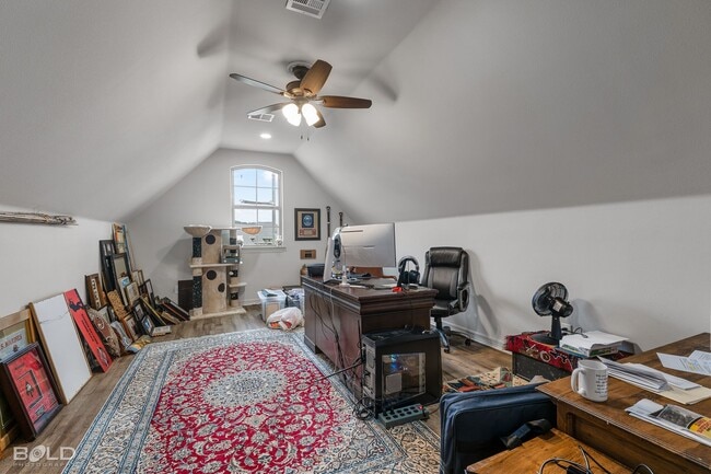 Building Photo - MOVE IN SPECIAL HALF OFF FIRST MONTHS RENT