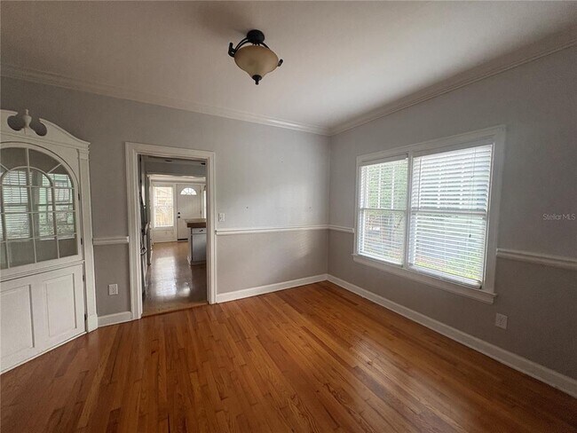 Building Photo - 745 Vistabula St