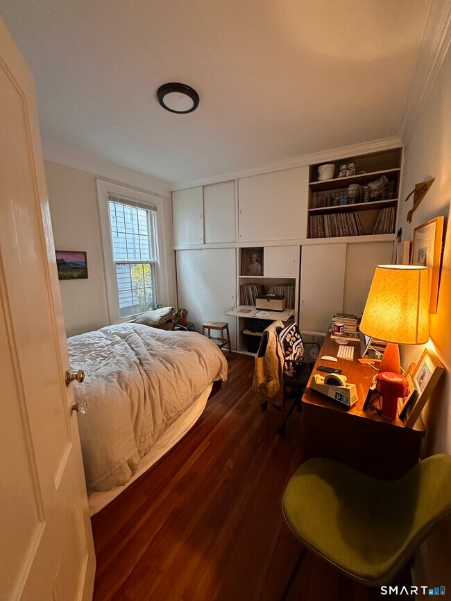 Building Photo - 84 Clark St