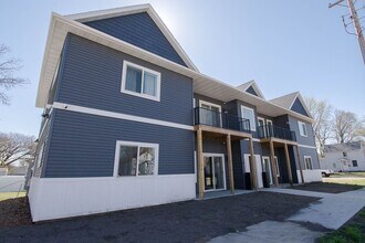 Building Photo - 1204 2nd Ave NW