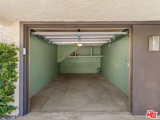 Building Photo - 1472 S Camino Real