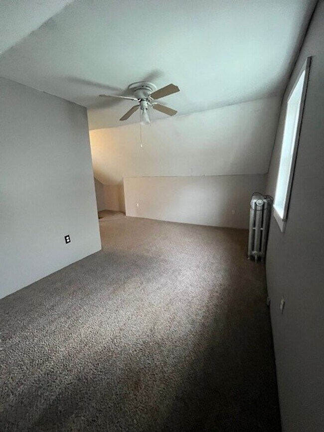 Building Photo - 6 E High St