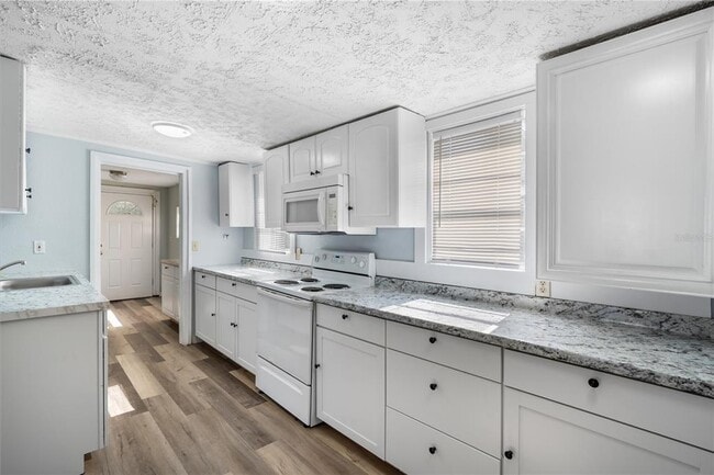 Building Photo - 2000 43rd St S