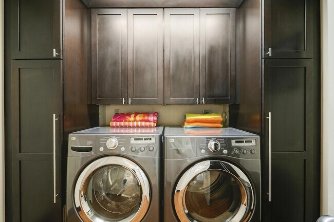 Building Photo - 601 S Seas Dr