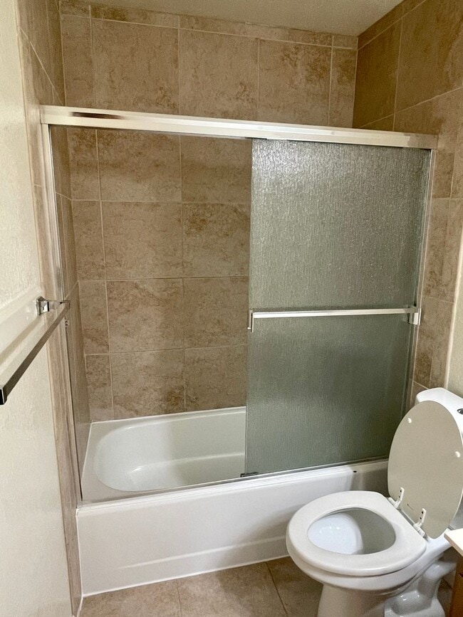 Building Photo - 8192-8194 Talbot Way