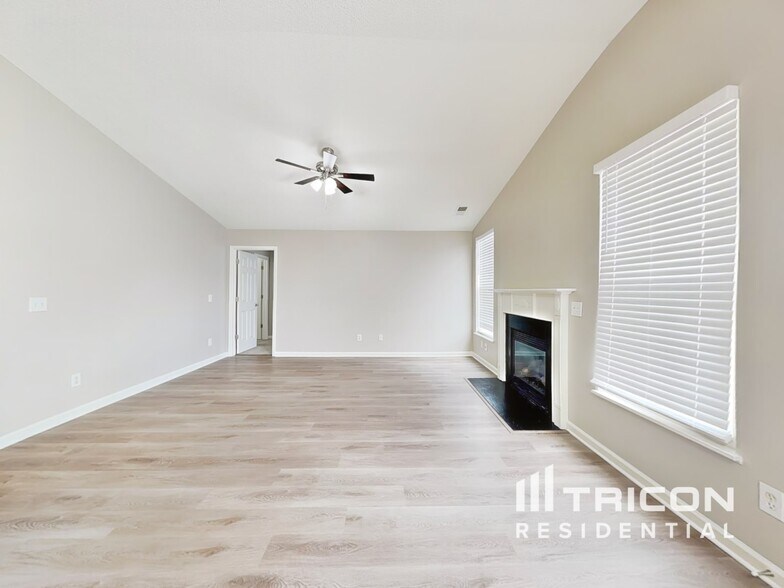 Building Photo - 149 Fox Grove Cir