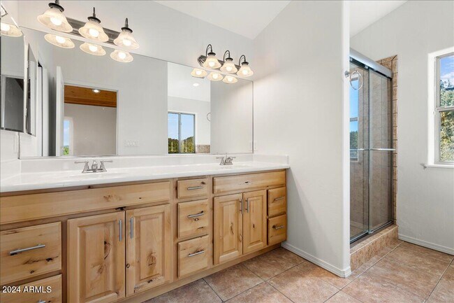 Building Photo - 1280 Majestic Vw Dr