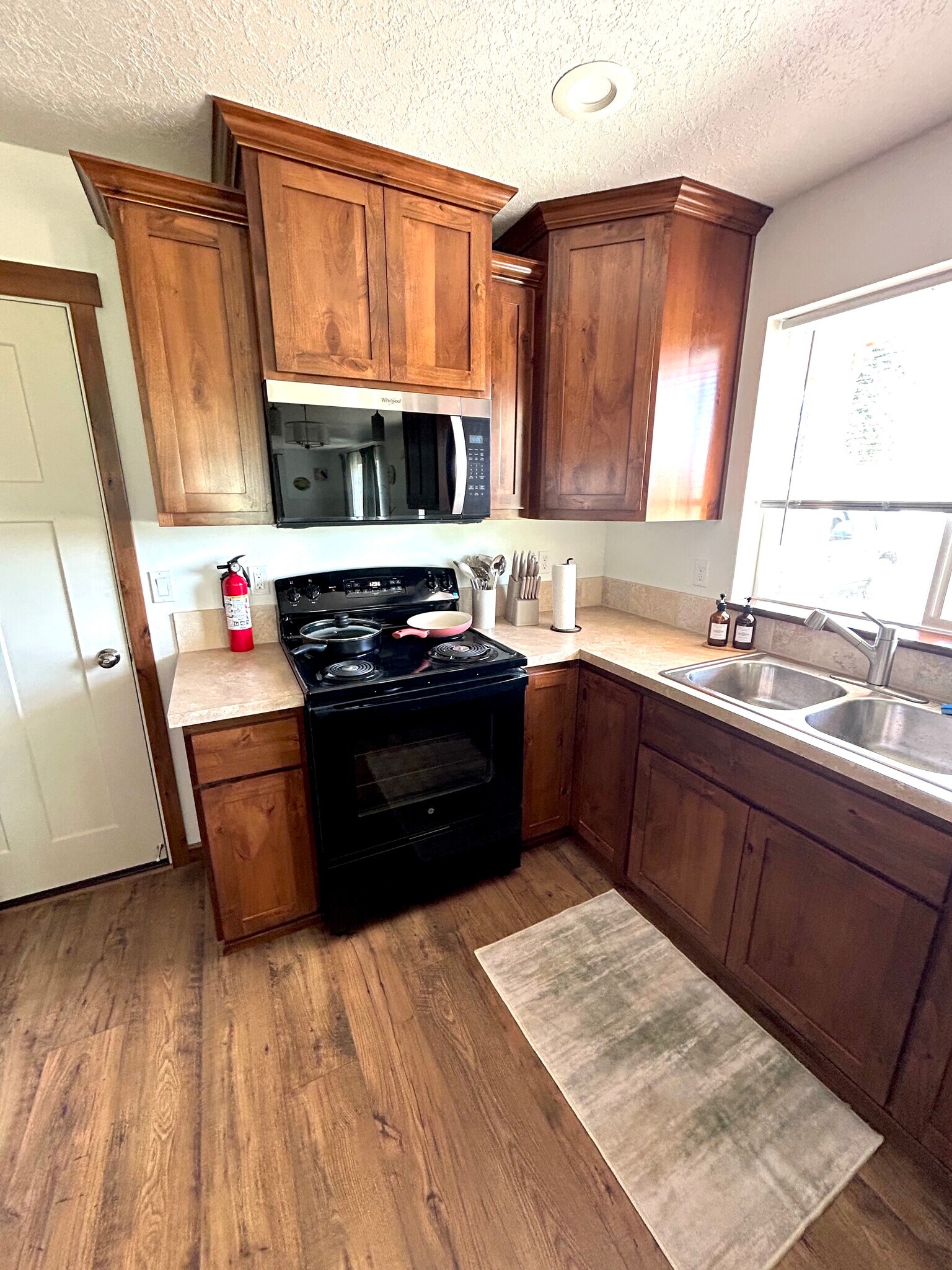 Kitchen - 34558 Fry Rd SE
