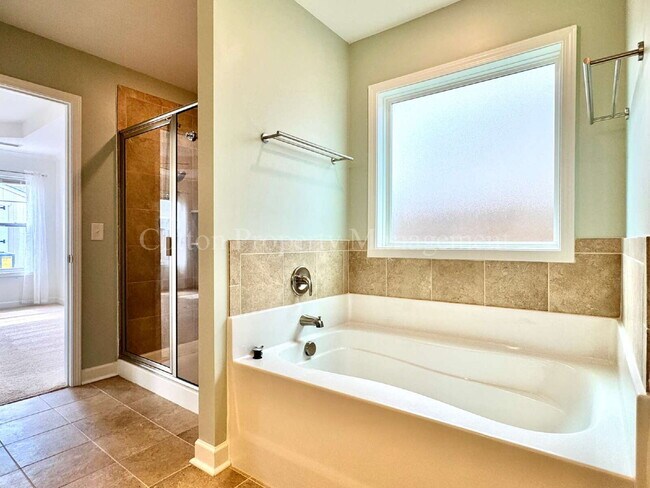 Building Photo - 5283 Vespar Ct