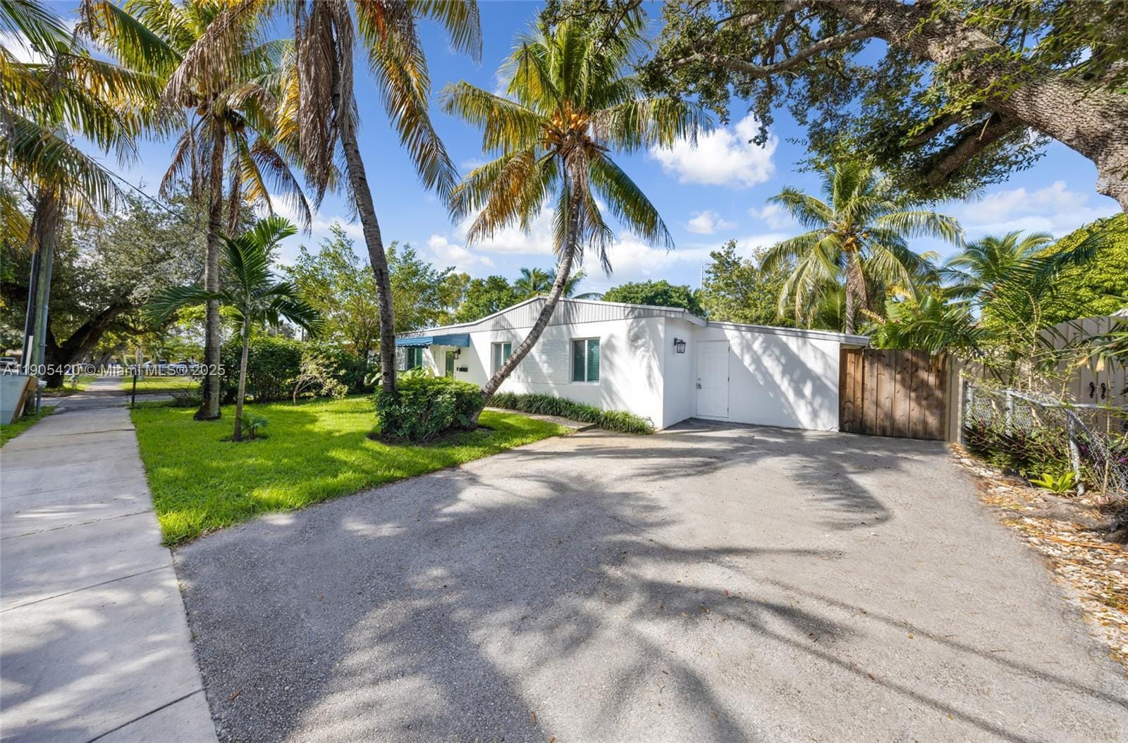 Building Photo - 2306 N 28th Ave