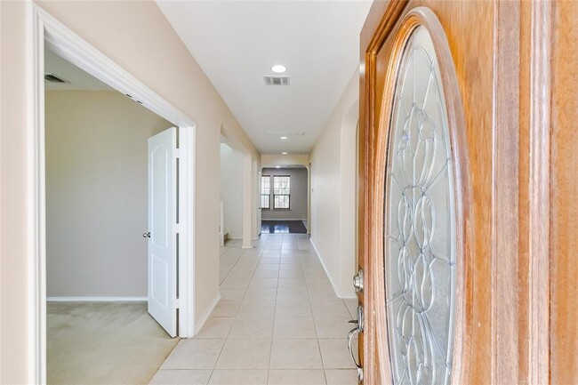 Building Photo - 868 Water Hyacinth Loop