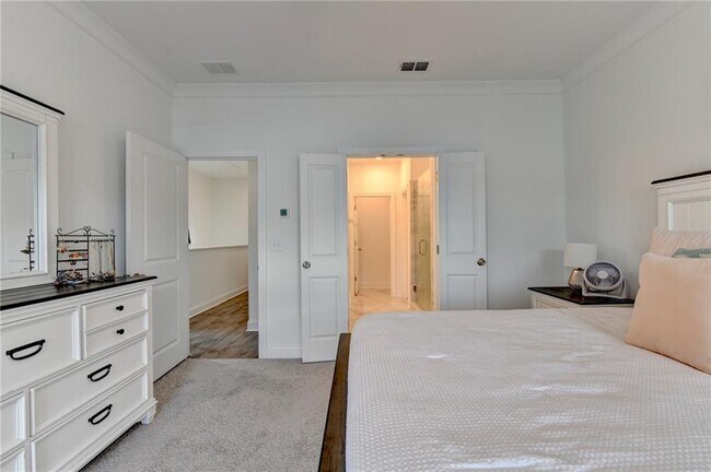 Building Photo - 522 Healy Dr