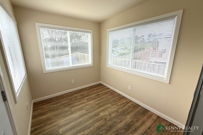 Building Photo - Bright 3-Bedroom Home with Large Backyard in South San Francisco