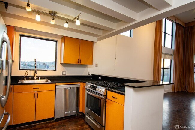 Building Photo - 139 Welsh St