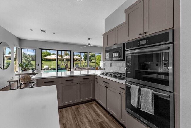 Building Photo - 93 N Kavenish Dr