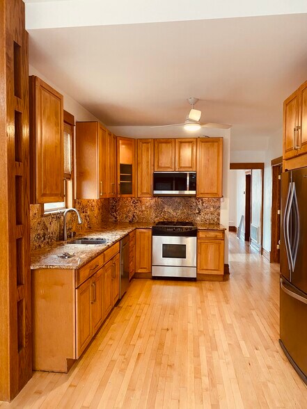 Another view of kitchen - 2014 W Fletcher St