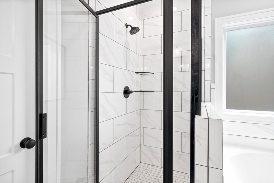 master bath - 264 Bluebell Dr