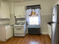 Building Photo - 1345 E Gun Hill Rd