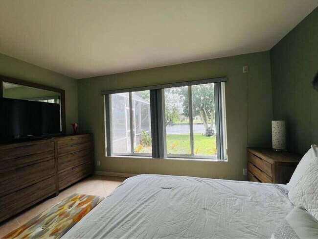 Building Photo - 7834 Edgewater Dr