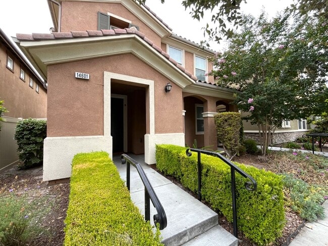 Building Photo - 14601 Serenade Dr