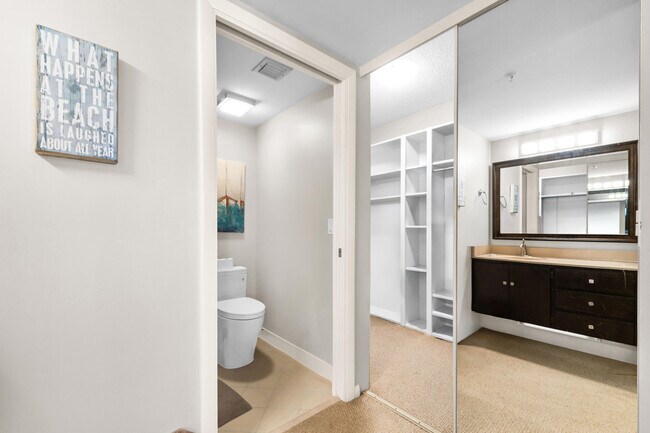 Building Photo - 1501 Marina Isle Way