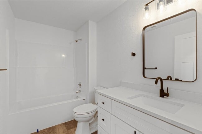 Building Photo - 2015 W 9th Ave