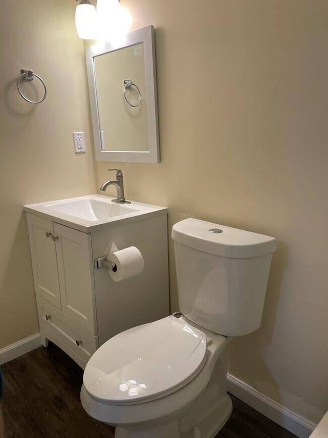 Building Photo - 4670 Lindsey Dr SW