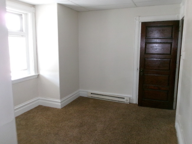 Building Photo - 844A Columbia Ave