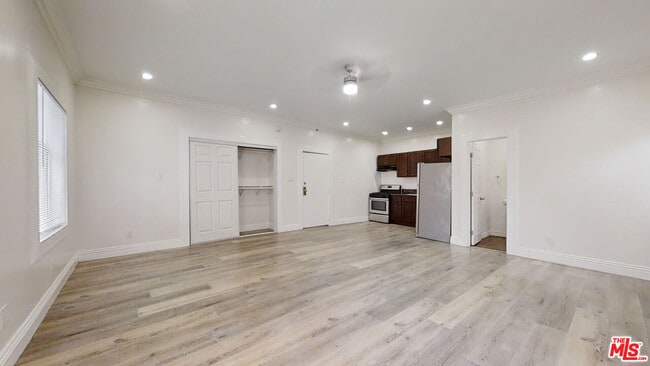 Building Photo - 507 Loma Dr