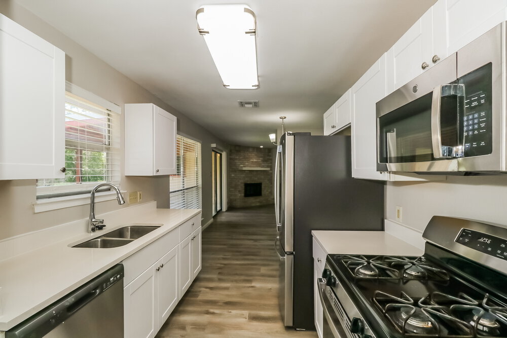 Building Photo - 114 Cloverleaf St