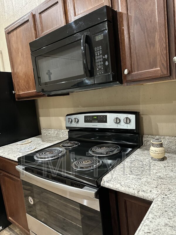 Building Photo - 2060 FM 450 S