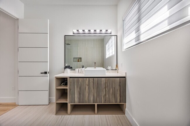 Building Photo - 2175 S Tropical Trail