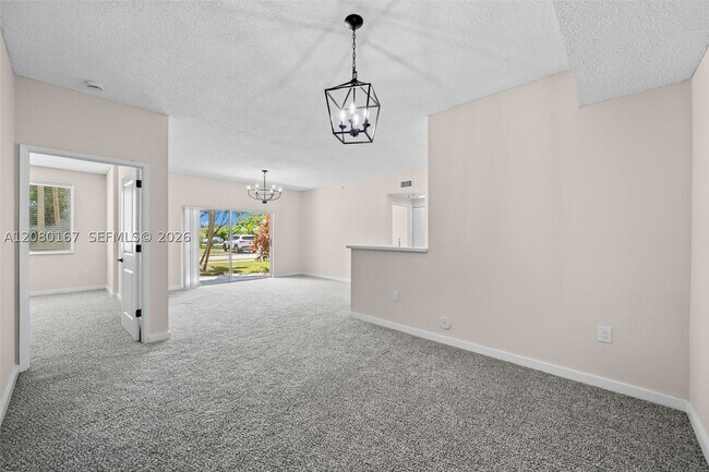 Building Photo - 6992 SW 39th St