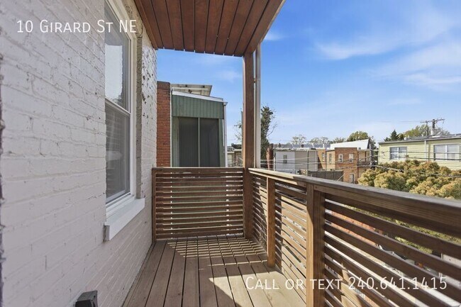 Building Photo - 10 Girard St NE