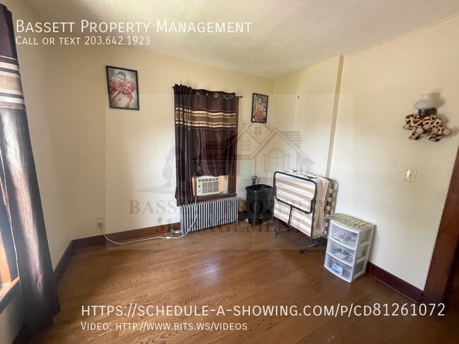Building Photo - 92 Meadow St