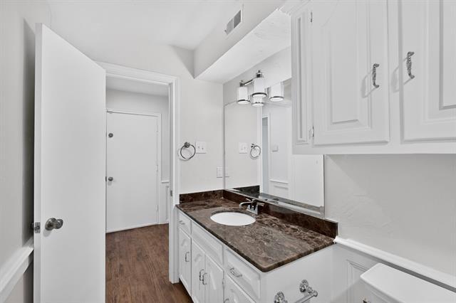Building Photo - 6911 Gateridge Dr