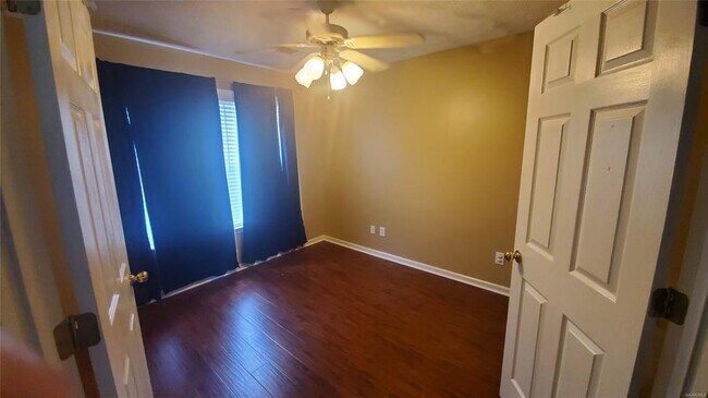 Building Photo - 8755 Ridgestone Ct