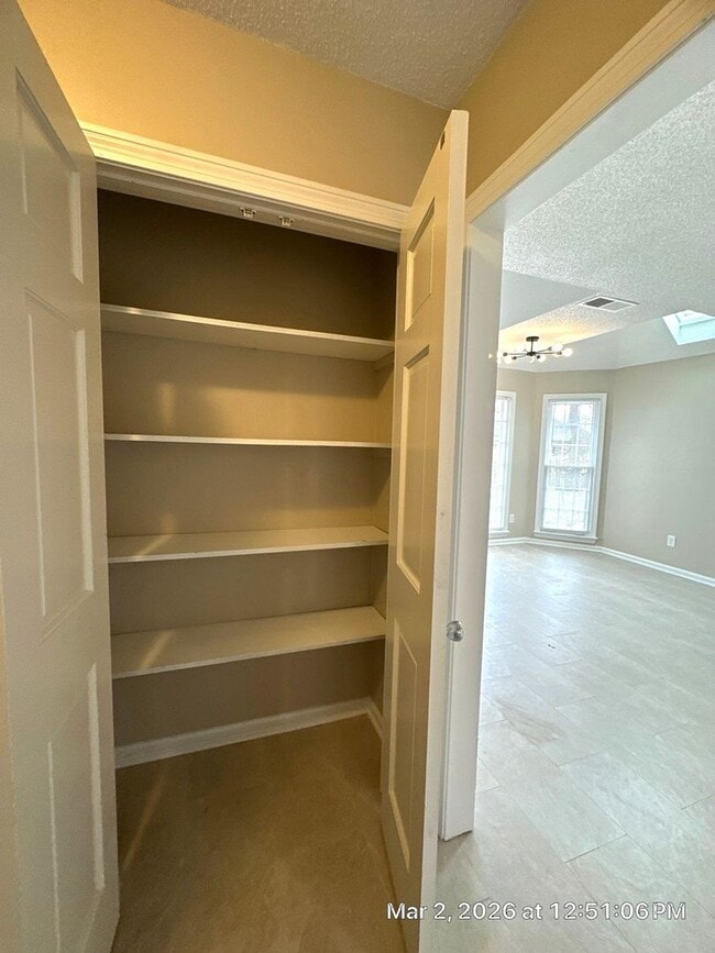 Building Photo - Germantown/ Gorgeous 5 Bedroom Home Newly Renovated