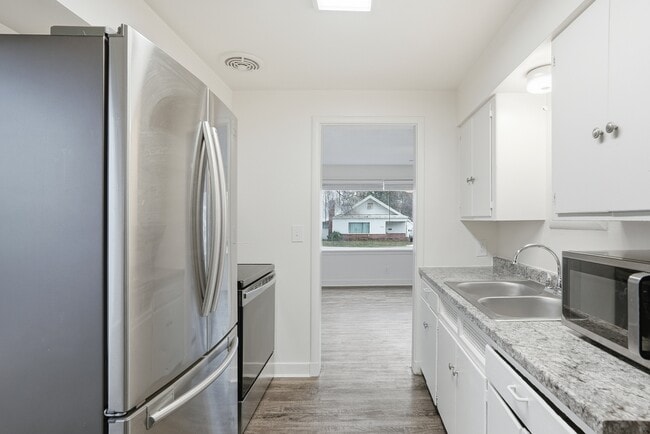 Building Photo - 2118 E Central Ave