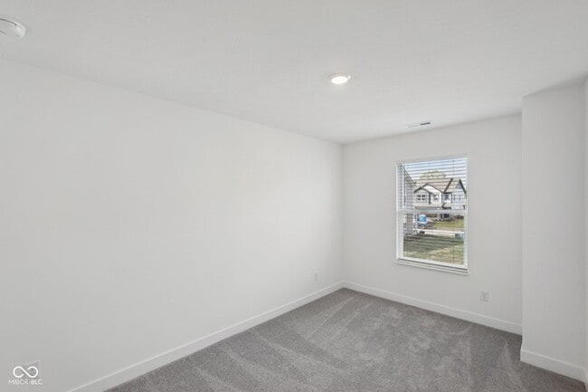 Building Photo - 15246 Swallow Fls Wy