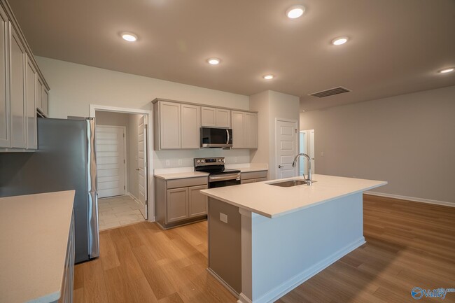 Building Photo - 203 Osceola Cir