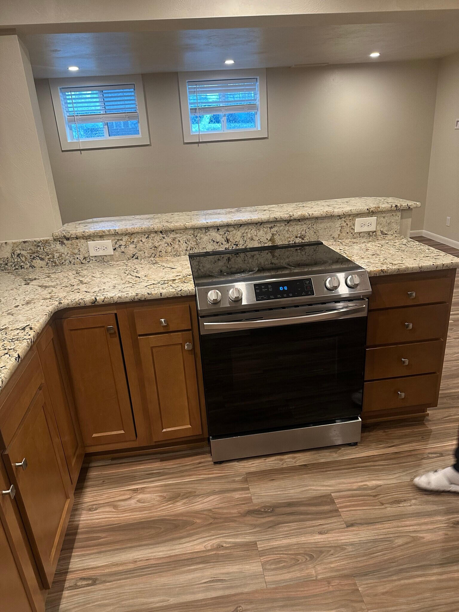 Building Photo - 705 Custer Ave