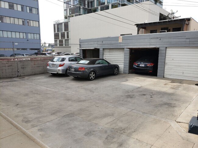 Building Photo - 6212 Orange St