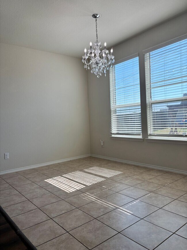 Building Photo - ? Beautiful 4-Bedroom Single-Story in Fort Worth