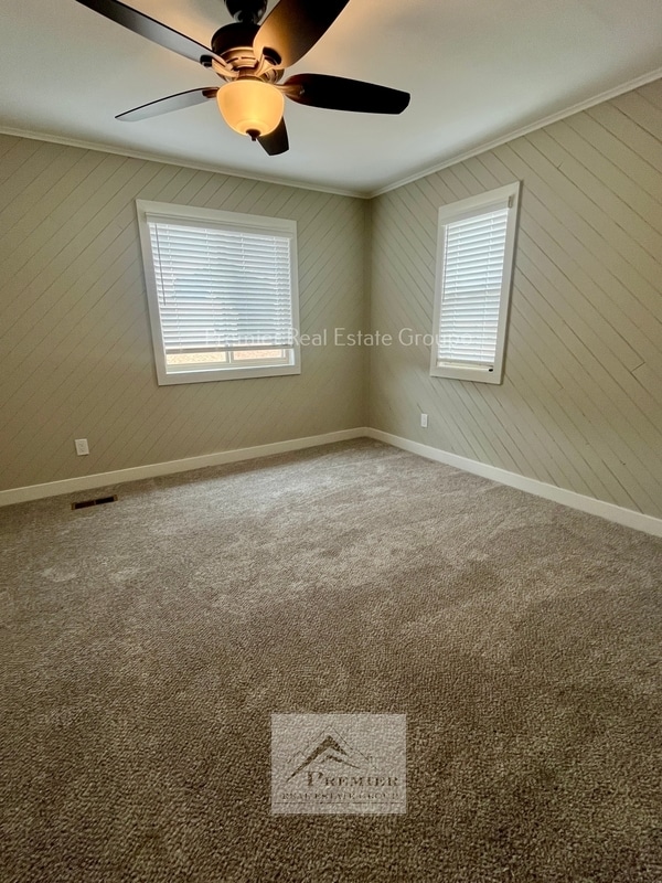 Building Photo - 8059 Lexington Park Dr