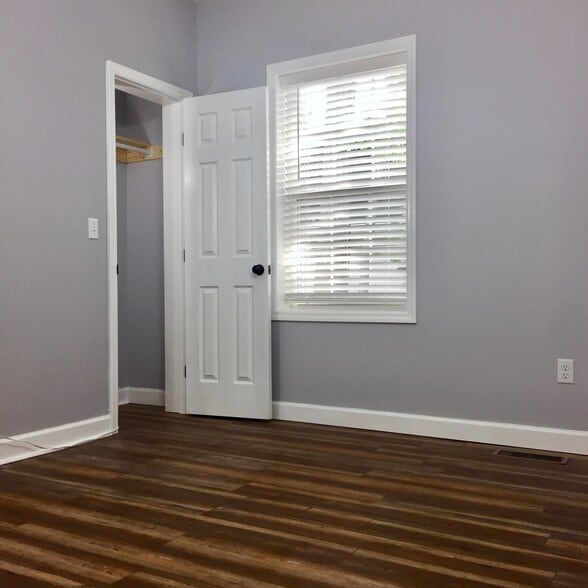 Bedroom - 1707 Oxmoor Rd