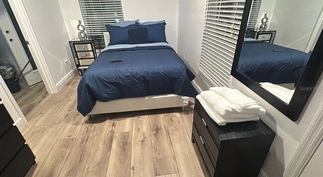 Building Photo - 2302 Rochelle Ave